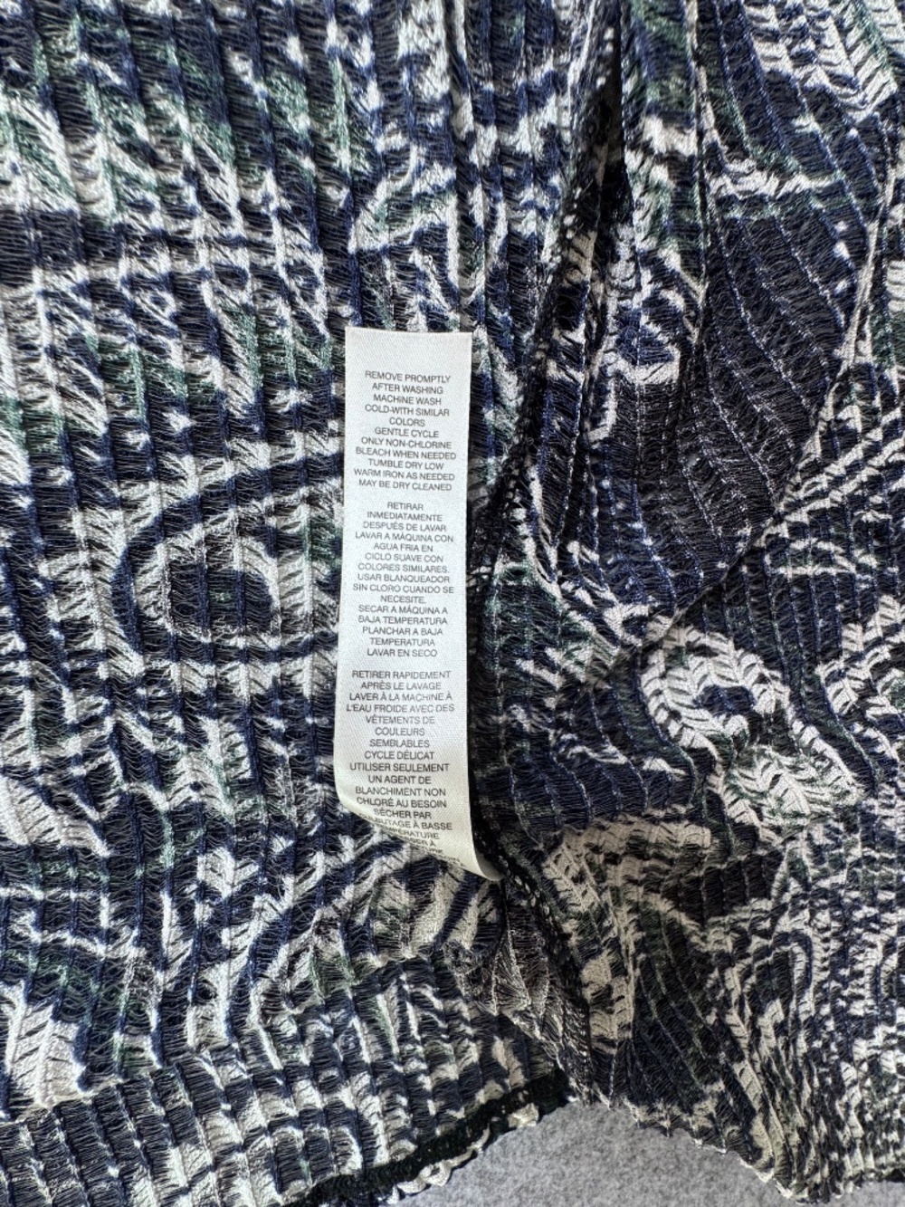 Chico’s Easywear Textured Paisley Cardigan Size 3 - Picture 7 of 7